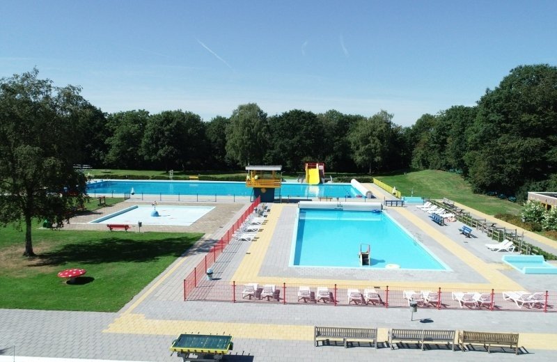 Christelijk vakantiepark friesland drenthe zwembad 01