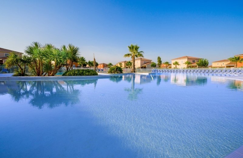 Christelijk vakantiepark middellandse zee zuid frankrijk met zwembad 03