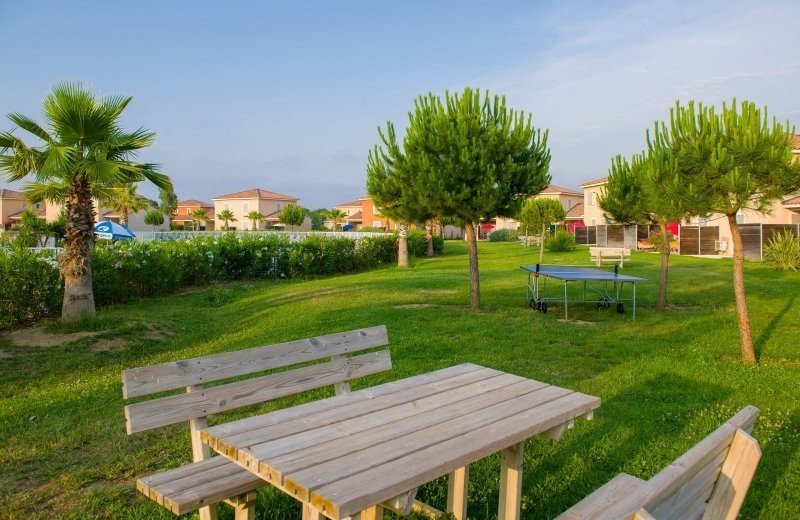 Christelijk vakantiepark middellandse zee zuid frankrijk met zwembad 16