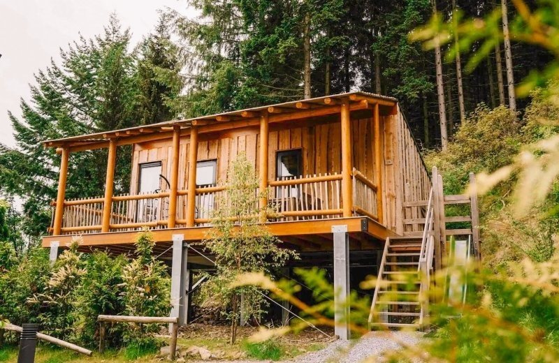 Christelijk vakantiepark sauerland 4p boomhut met glijbaan 00