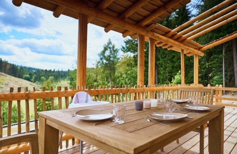 Christelijk vakantiepark sauerland 4p boomhut met glijbaan 02c