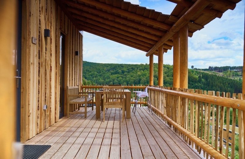 Christelijk vakantiepark sauerland 4p boomhut met glijbaan 02d