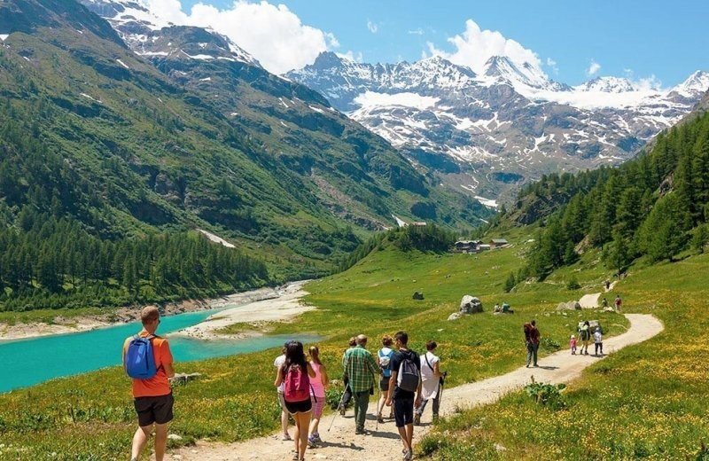 Christelijk vakantiepark zuid frankrijk pyreneeen vakanz omgeving 01