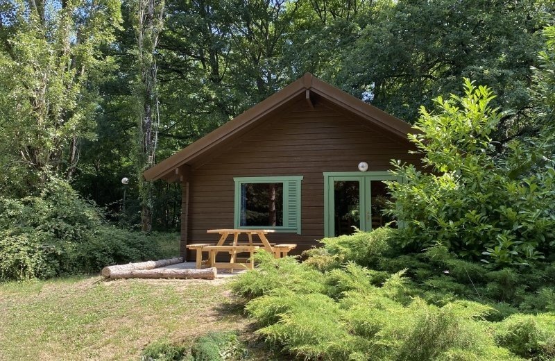 Christelijke camping frankrijk bourgogne bos chalet 03