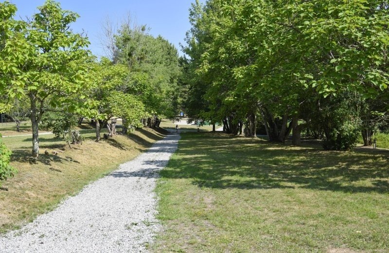 Christelijke camping frankrijk bourgogne kampeerplaats terras 05