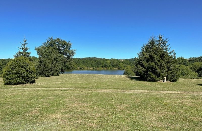 Christelijke camping frankrijk bourgogne staanplaats aan het meer 02
